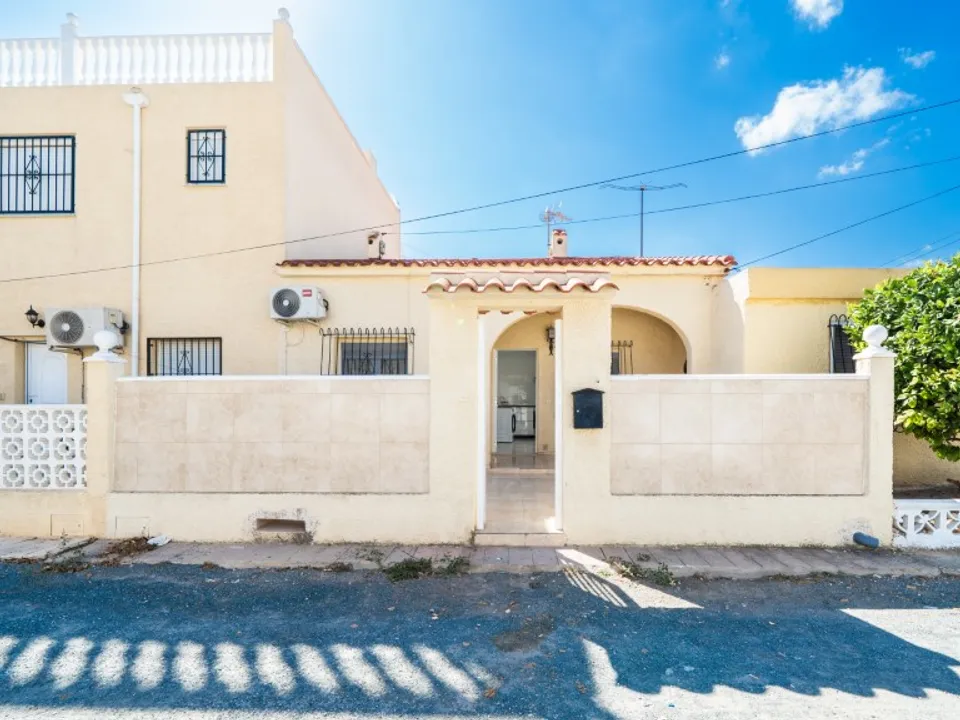 Byhus i La Marina, Alicante - foto 1